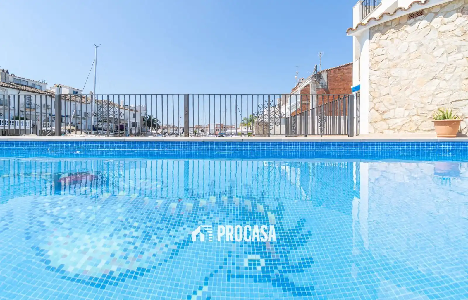 Piscina de Casa o xalet en venda en Empuriabrava amb Aire condicionat, Piscina i Moblat