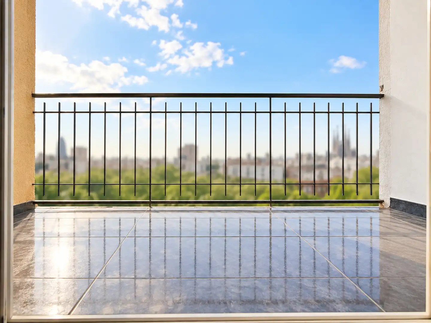 Piso con terraza en venta en Riu Sud