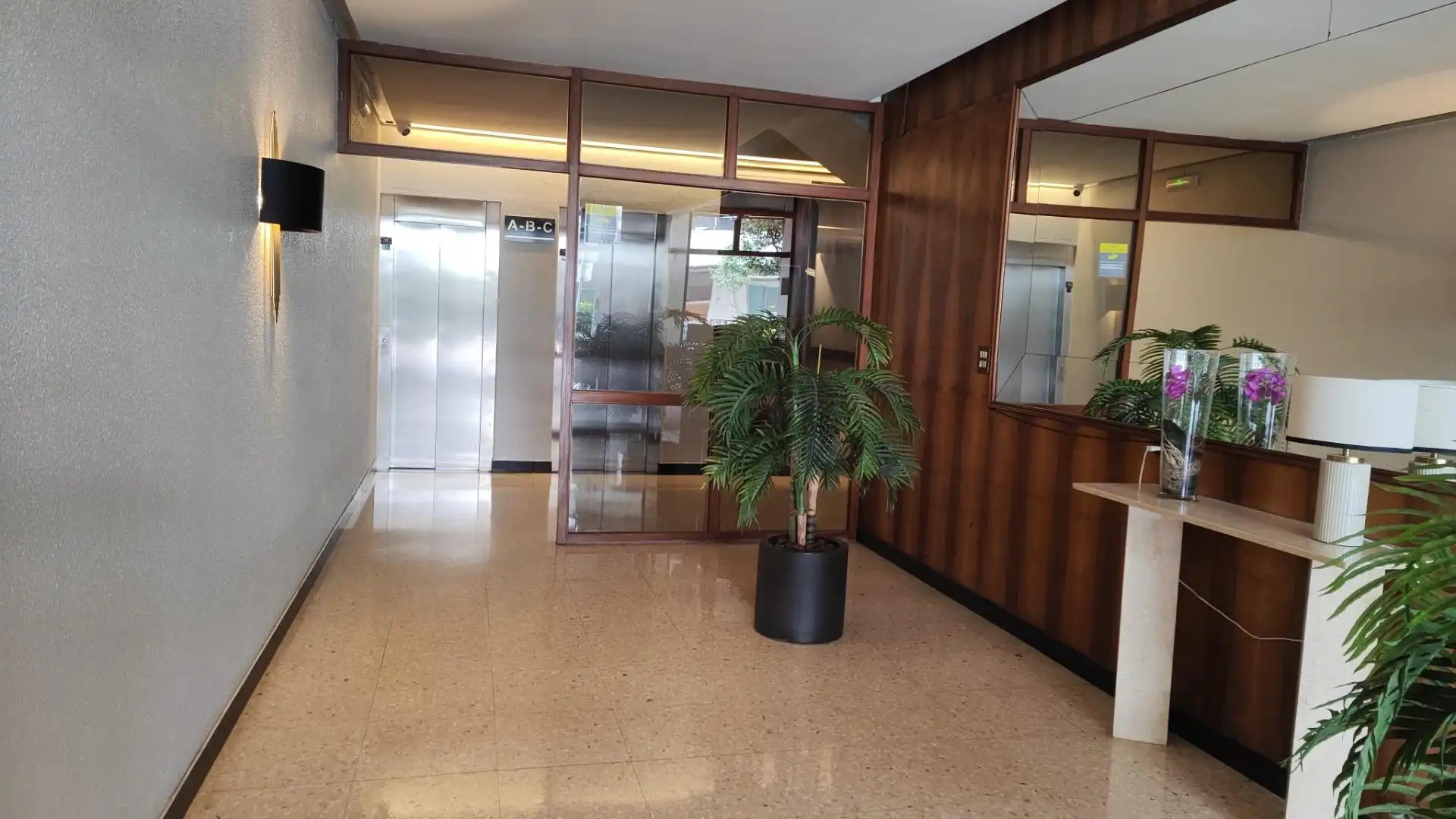 Piso en venta en Vigo  con Calefacción, Trastero y Balcón