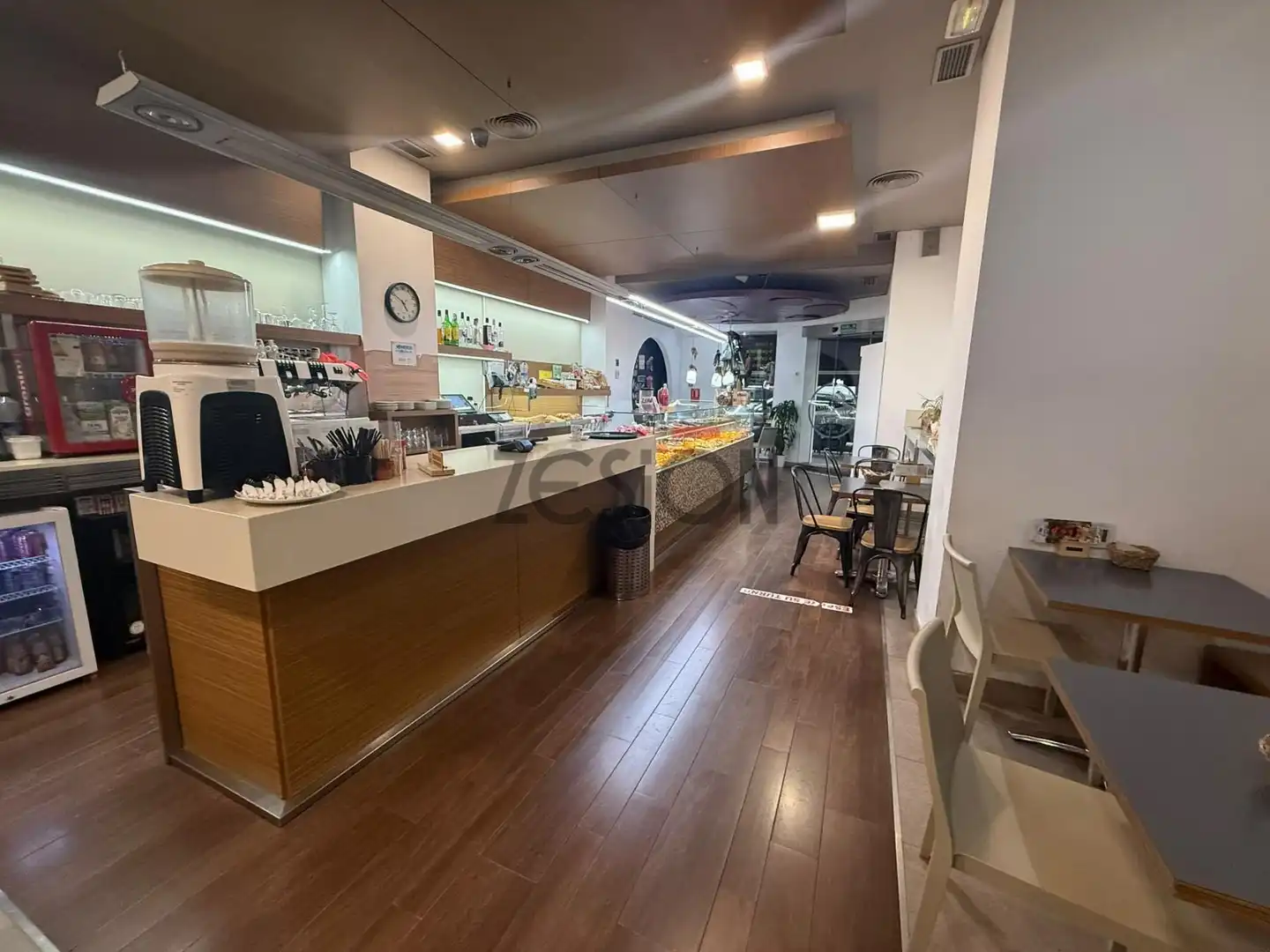 Local comercial en traspaso en L'Eixample, imagen 2