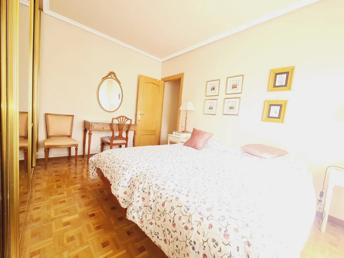 Bedroom of Flat for sale in  Pamplona / Iruña  with Heating, Parquet flooring and Furnished