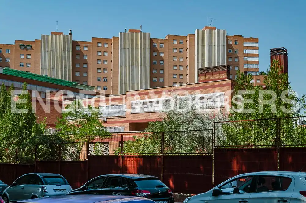 Außenansicht von Wohnung zur Miete in Madrid mit Klimaanlage, Heizung und Terrasse