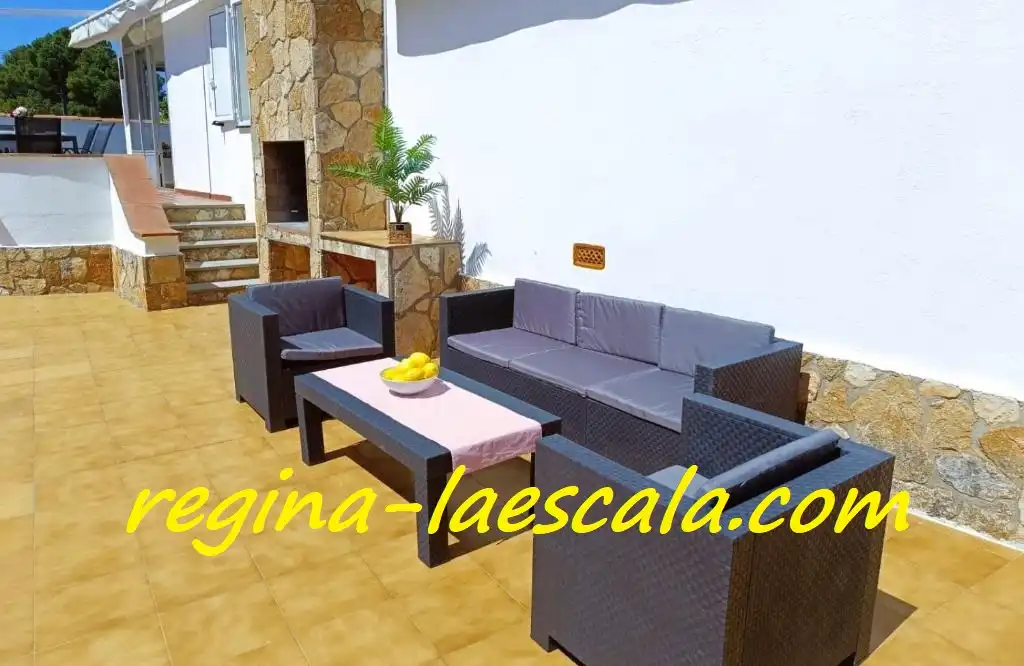 Terrassa de Casa o xalet en venda en L'Escala amb Aire condicionat, Calefacció i Jardí privat