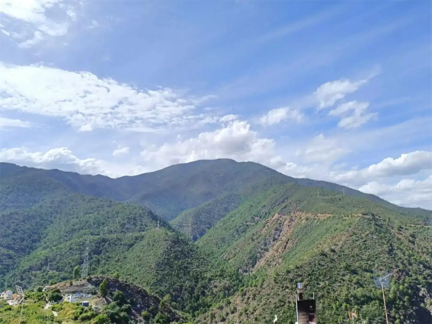 Vista exterior de Casa o chalet en venta en Istán con Aire acondicionado