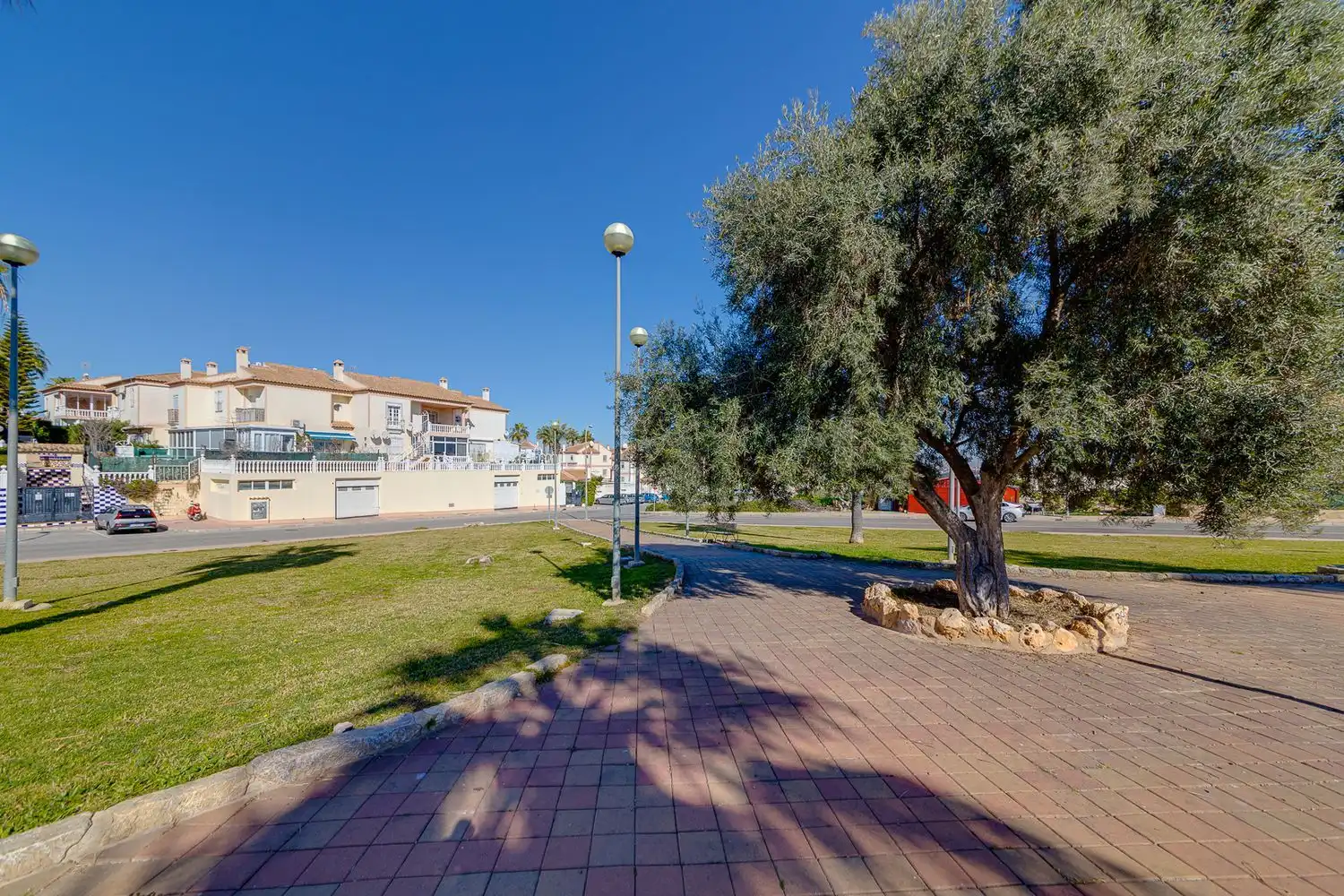 Vista exterior de Estudi en venda en Torrevieja amb Aire condicionat, Terrassa i Traster