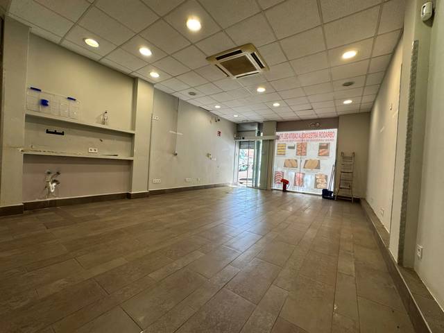 Local comercial en Alquiler en Calle Adolfo Marsillach en Centro