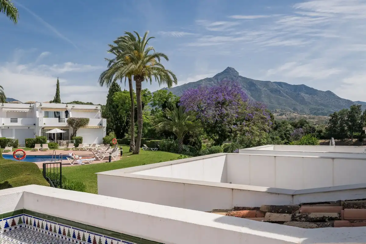 Jardí de Casa adosada en venda en Marbella amb Aire condicionat, Jardí privat i Terrassa