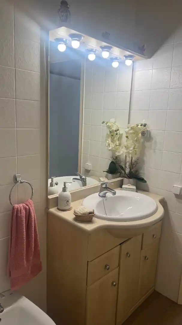 Baño de Piso en venta en Montcada i Reixac con Horno, Balcón y Alarma