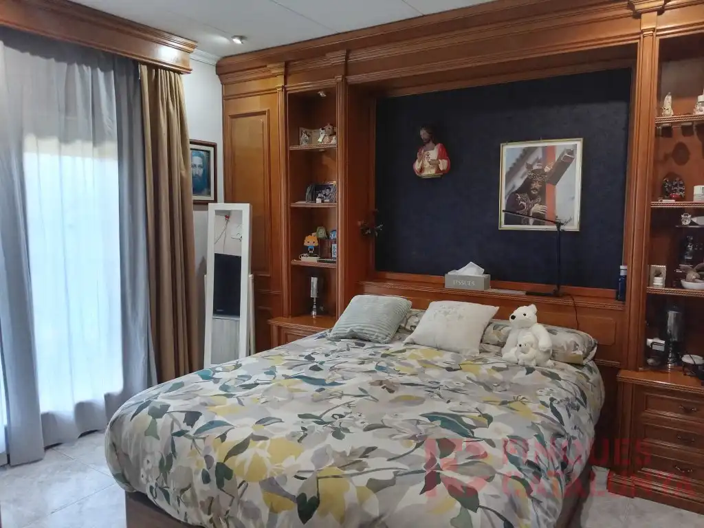 Dormitori de Casa o xalet en venda en Vilobí d'Onyar
