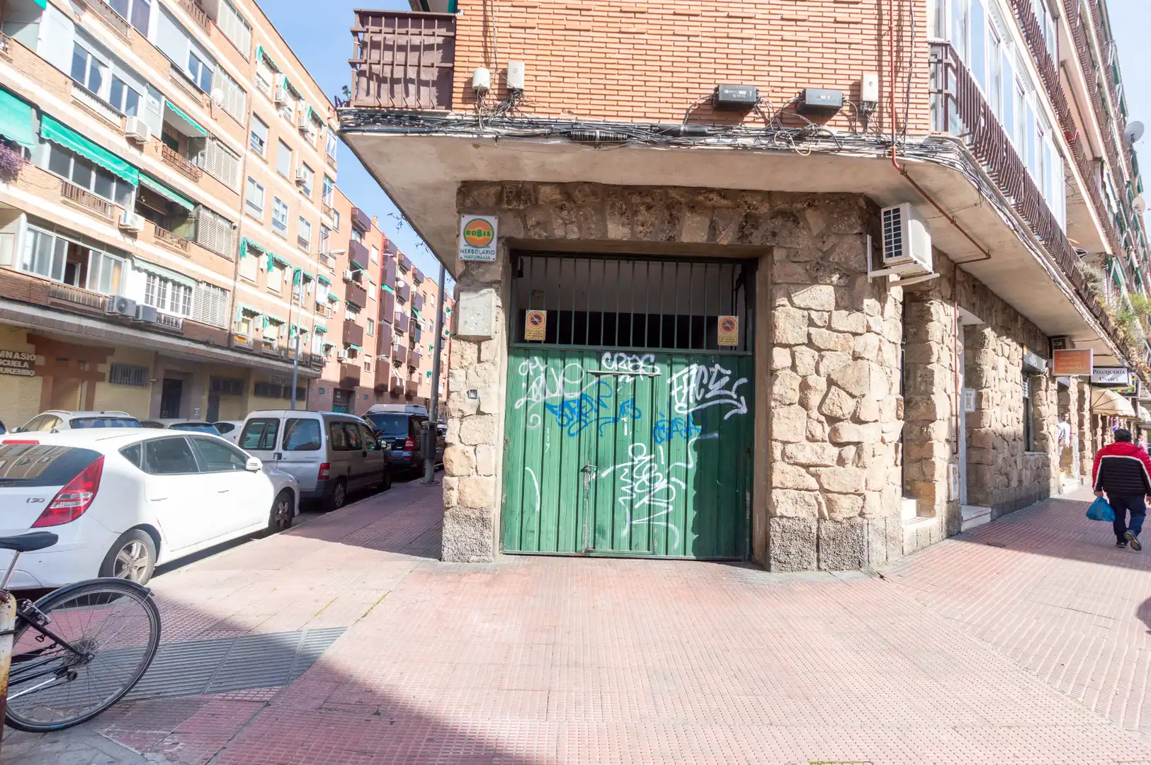 Vista exterior de Garaje en venta en Alcalá de Henares