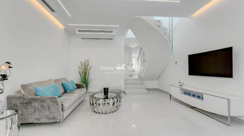 Foto 3 de Casa adosada en venda a Londres, Playa de Fañabé, Adeje