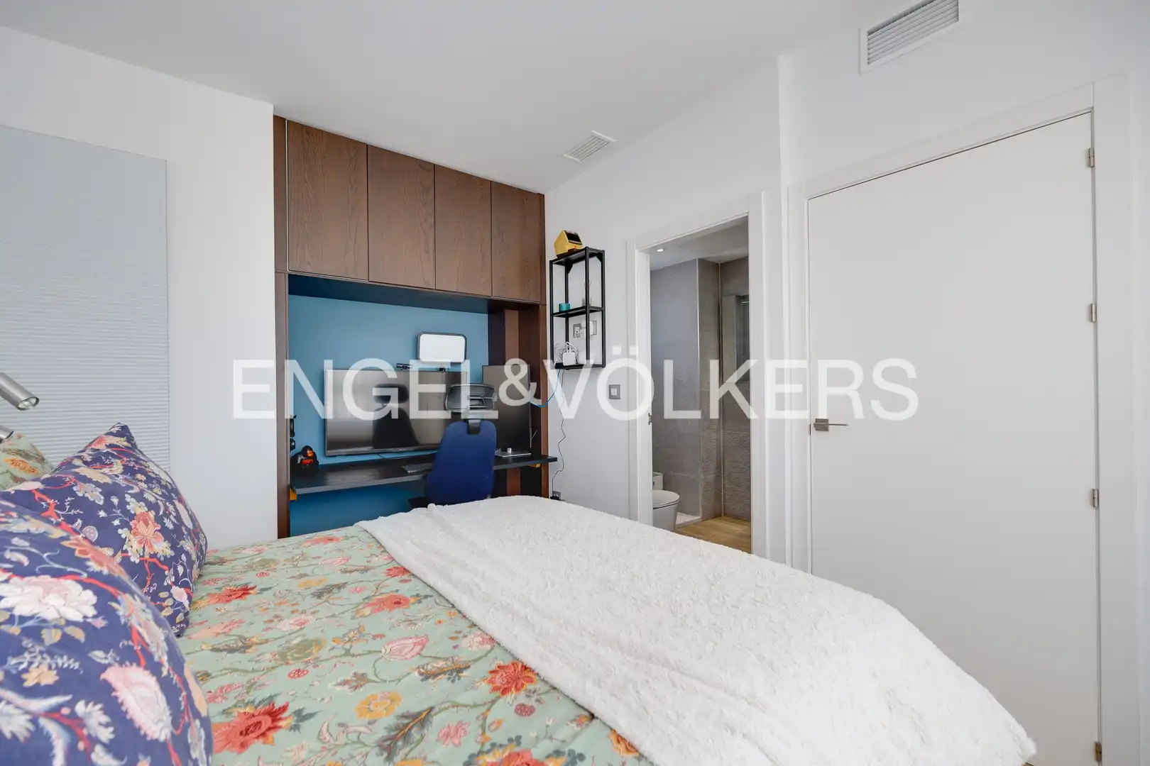 Habitación de Casa o chalet en venta en Torrevieja con Aire acondicionado, Calefacción y Jardín privado