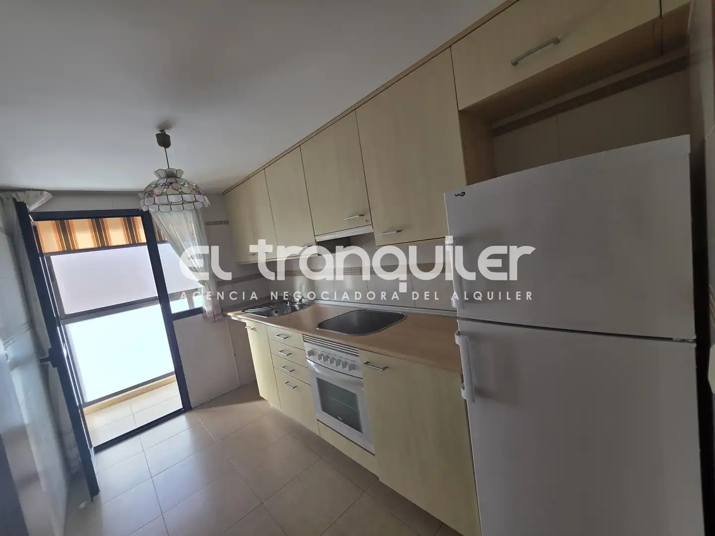 Kitchen of Flat for rent in Madrid  with Air Conditioner, Parquet flooring and Swimming Pool