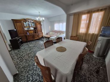 Appartamento con balcone in affitto a Maestro Bretón