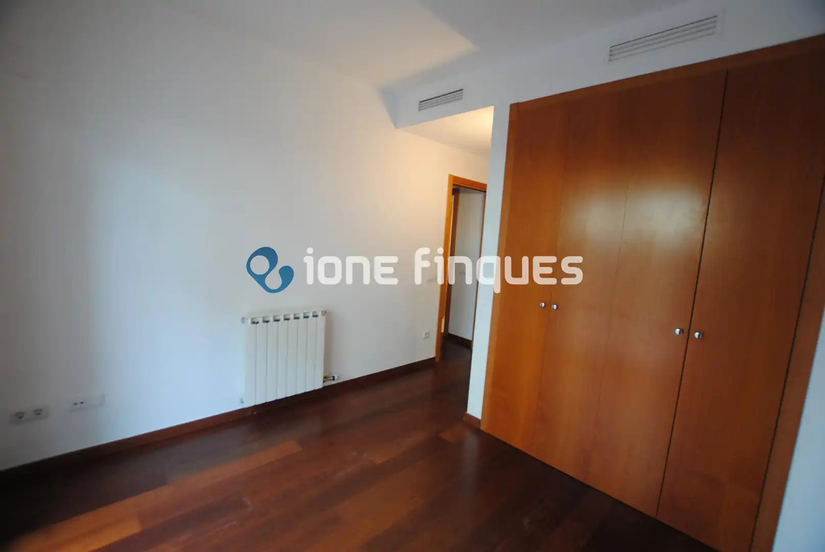 Schlafzimmer von Wohnung zum Verkauf in Sant Cugat del Vallès mit Heizung, Privatgarten und Terrasse