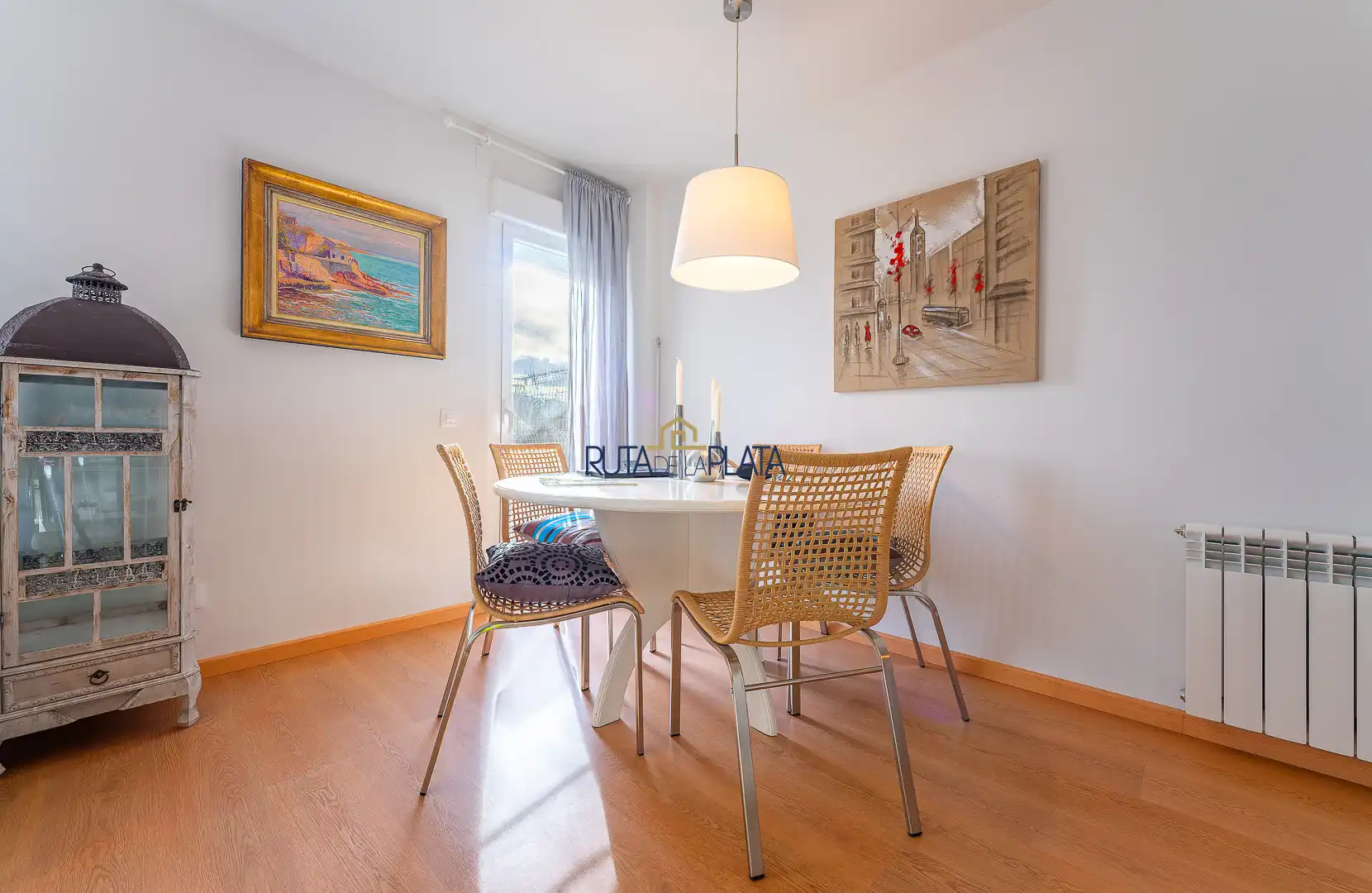 Comedor de Casa adosada en venta en Roales con Calefacción, Jardín privado y Alarma