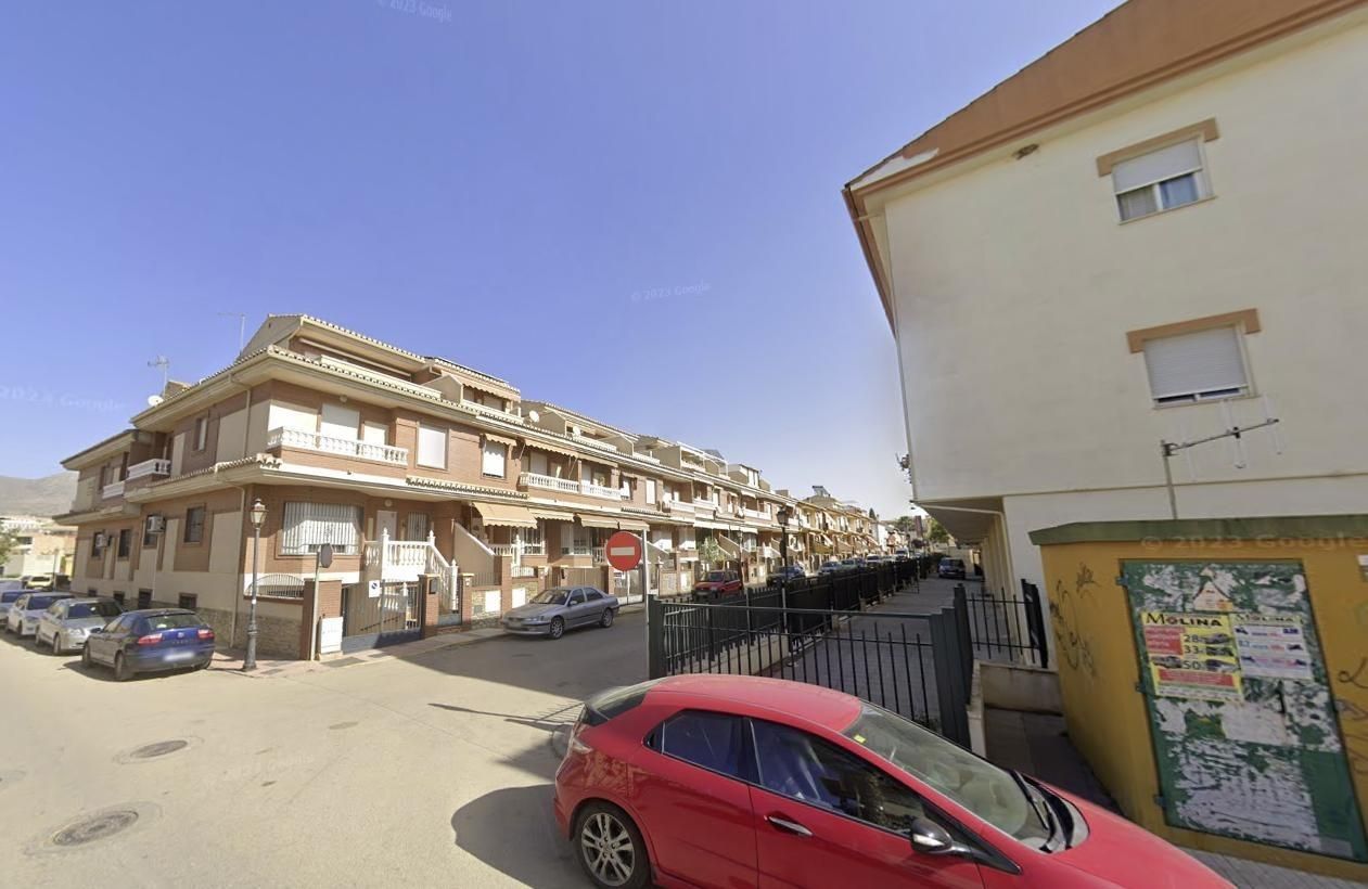 Vista exterior de Casa adosada en venda en Atarfe amb Terrassa i Balcó