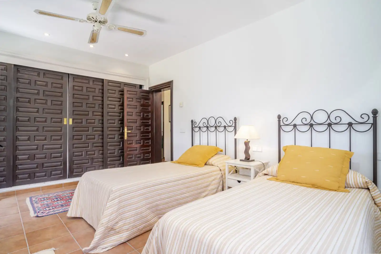 Habitación de Casa o chalet en venta en Benahavís con Aire acondicionado, Terraza y Piscina