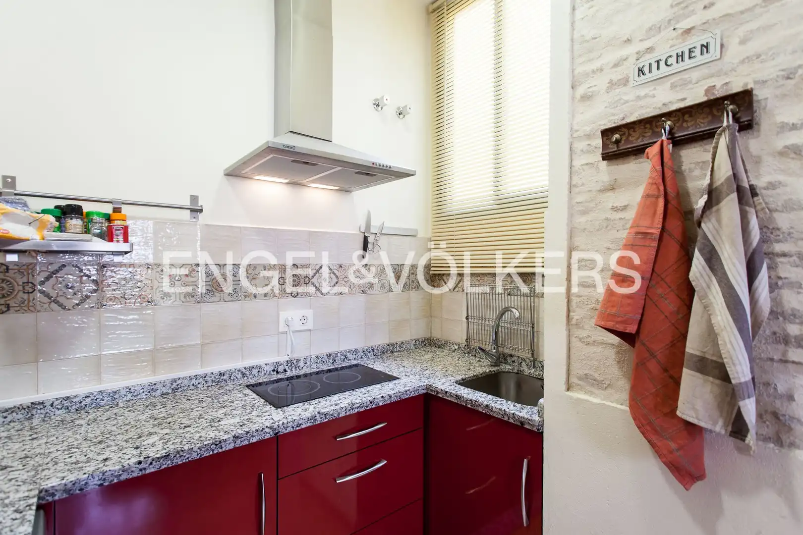 Kitchen of Flat for sale in Sevilla  with Air Conditioner and Heating