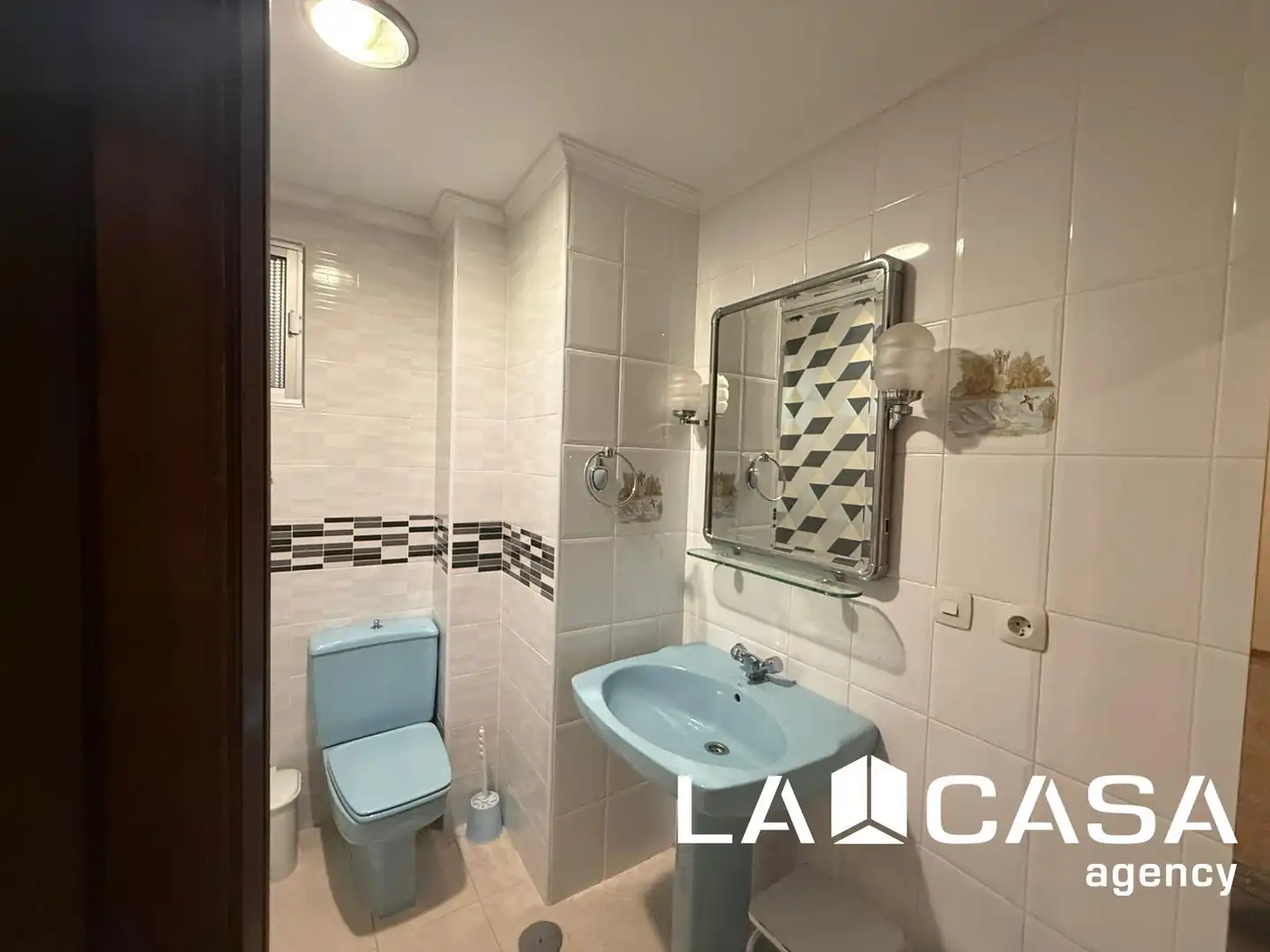Bathroom of Flat for sale in Dos Hermanas