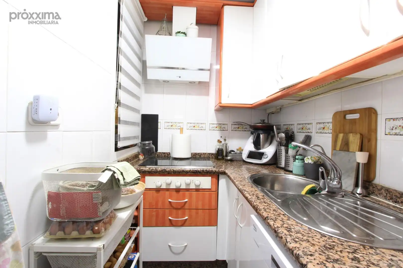 Kitchen of Flat for sale in Sevilla  with Air Conditioner and Balcony