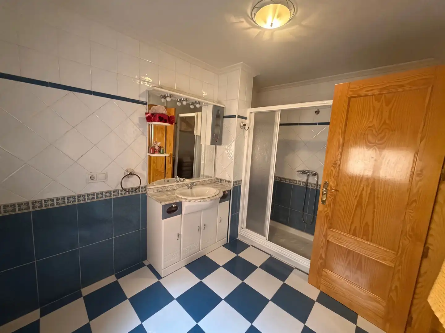 Bathroom of Houses for sale in Ciudad Real  with Air Conditioner, Heating and Private garden