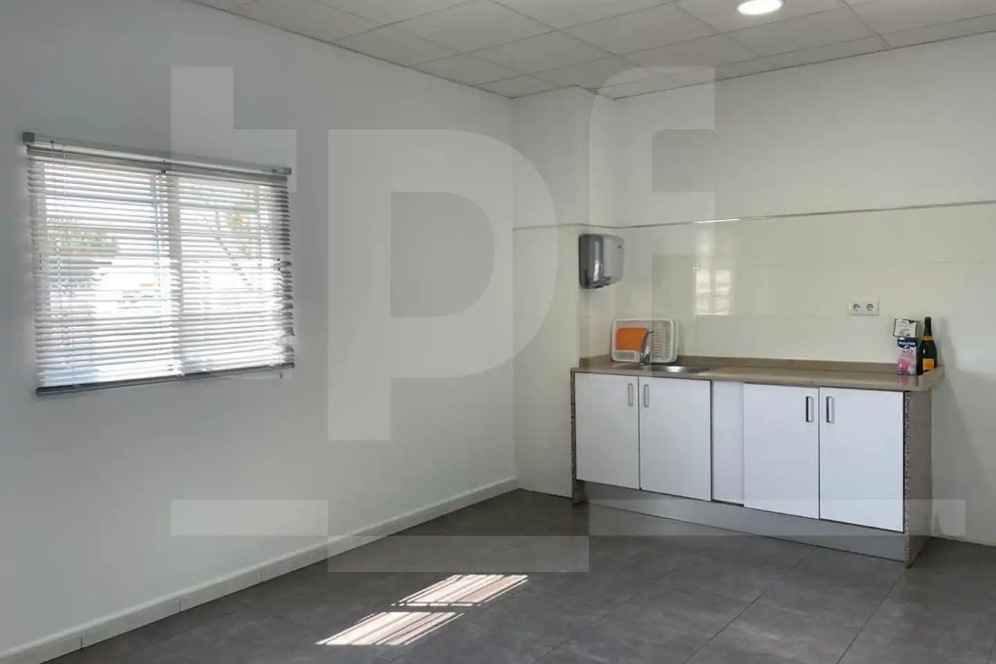 Industrial building to rent in Calle Sector 13, imagen 7