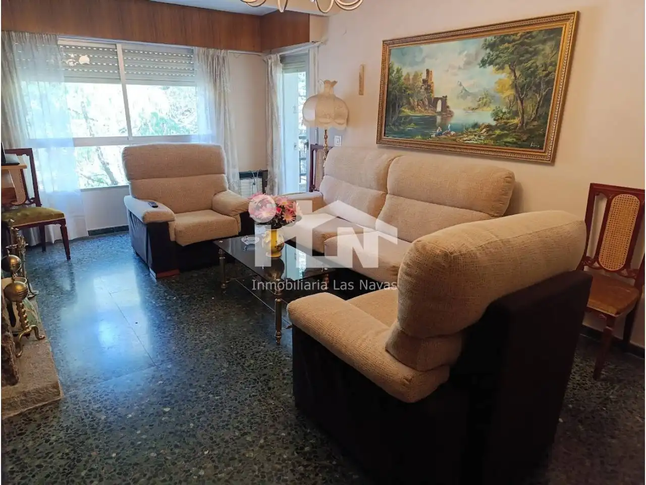 Sala d'estar de Pis en venda en Las Navas del Marqués  amb Parquet, Terrassa i Traster