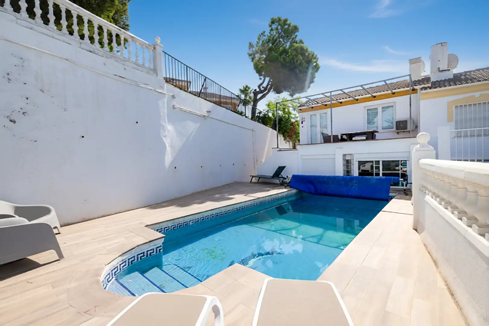 Piscina de Casa adosada en venta en Málaga con Aire acondicionado, Calefacción y Jardín privado