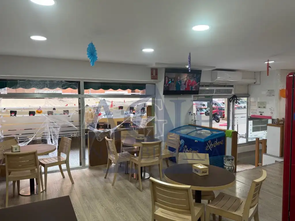 Local en traspaso en Badalona