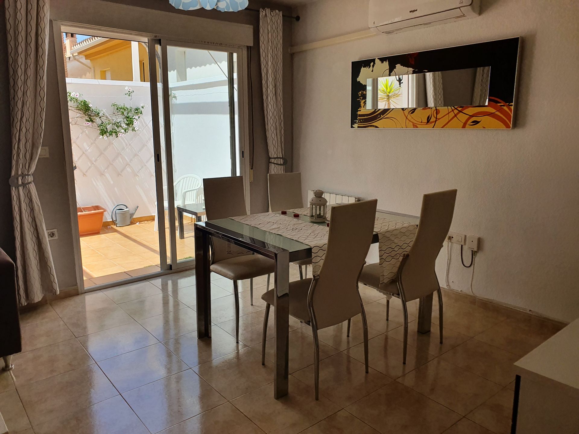Menjador de Casa adosada de lloguer en Cájar amb Aire condicionat, Calefacció i Parquet