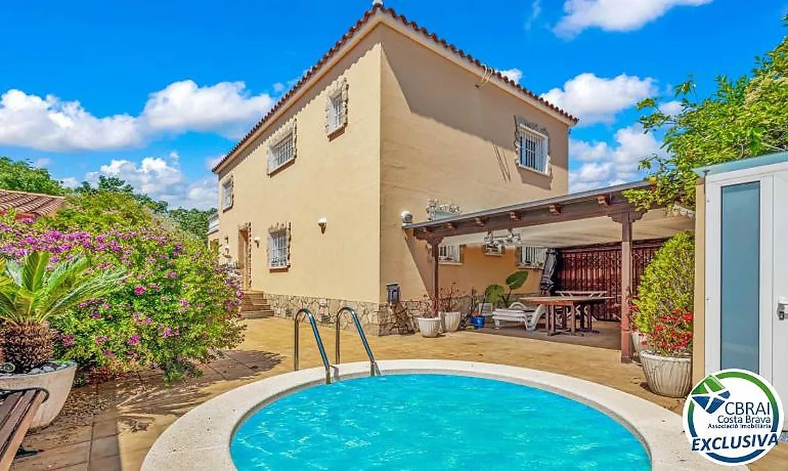 Exterior view of Country house for sale in Empuriabrava  with Air Conditioner, Terrace and Swimming Pool