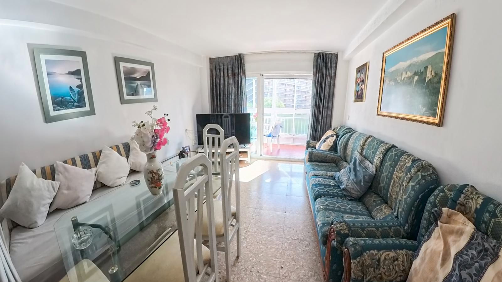 Sala de estar de Piso en venta en Alicante / Alacant con Trastero, Amueblado y Piscina comunitaria