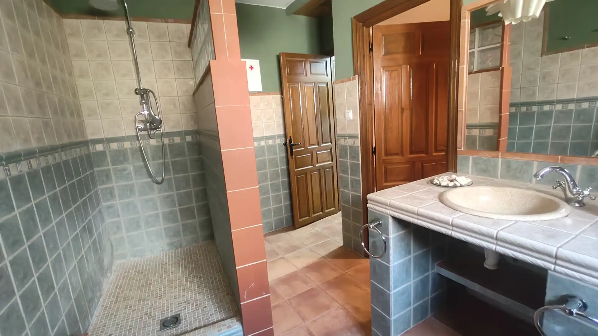 Bathroom of Houses for sale in Pozo Alcón  with Swimming Pool and Furnished