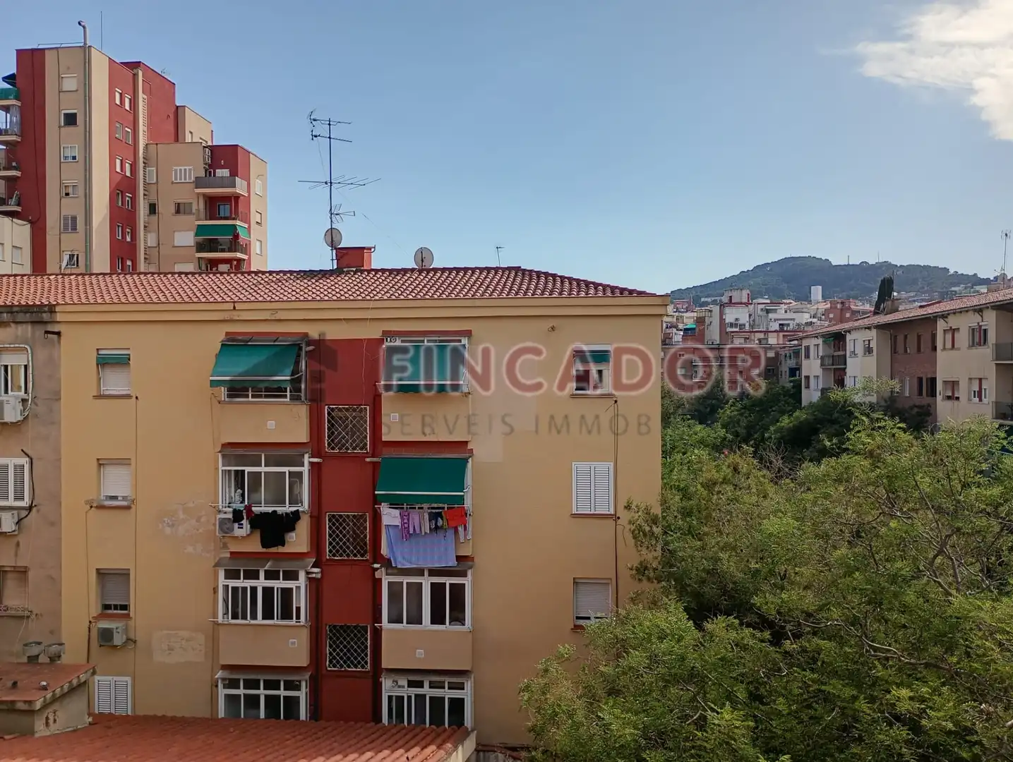Habitación de Piso en venta en Barcelona con Aire acondicionado, Calefacción y Balcón