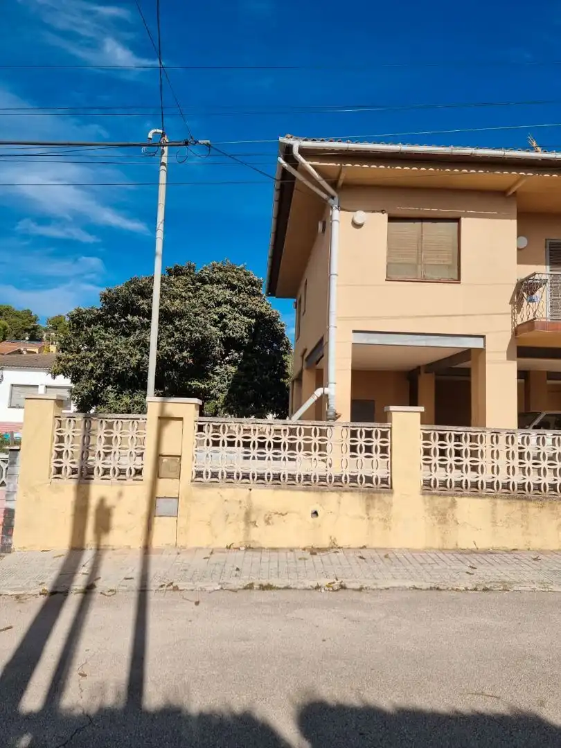Vista exterior de Casa o xalet en venda en Sant Jaume dels Domenys amb Calefacció, Jardí privat i Traster