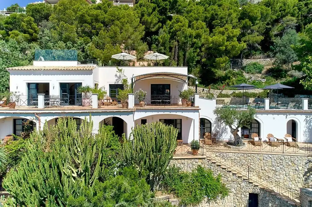 Vista exterior de Casa o xalet en venda en Andratx amb Aire condicionat, Calefacció i Jardí privat
