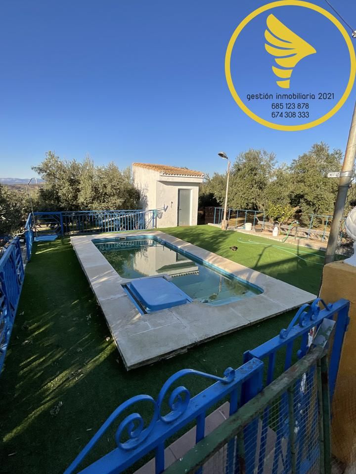 Piscina de Finca rústica en venda en Linares