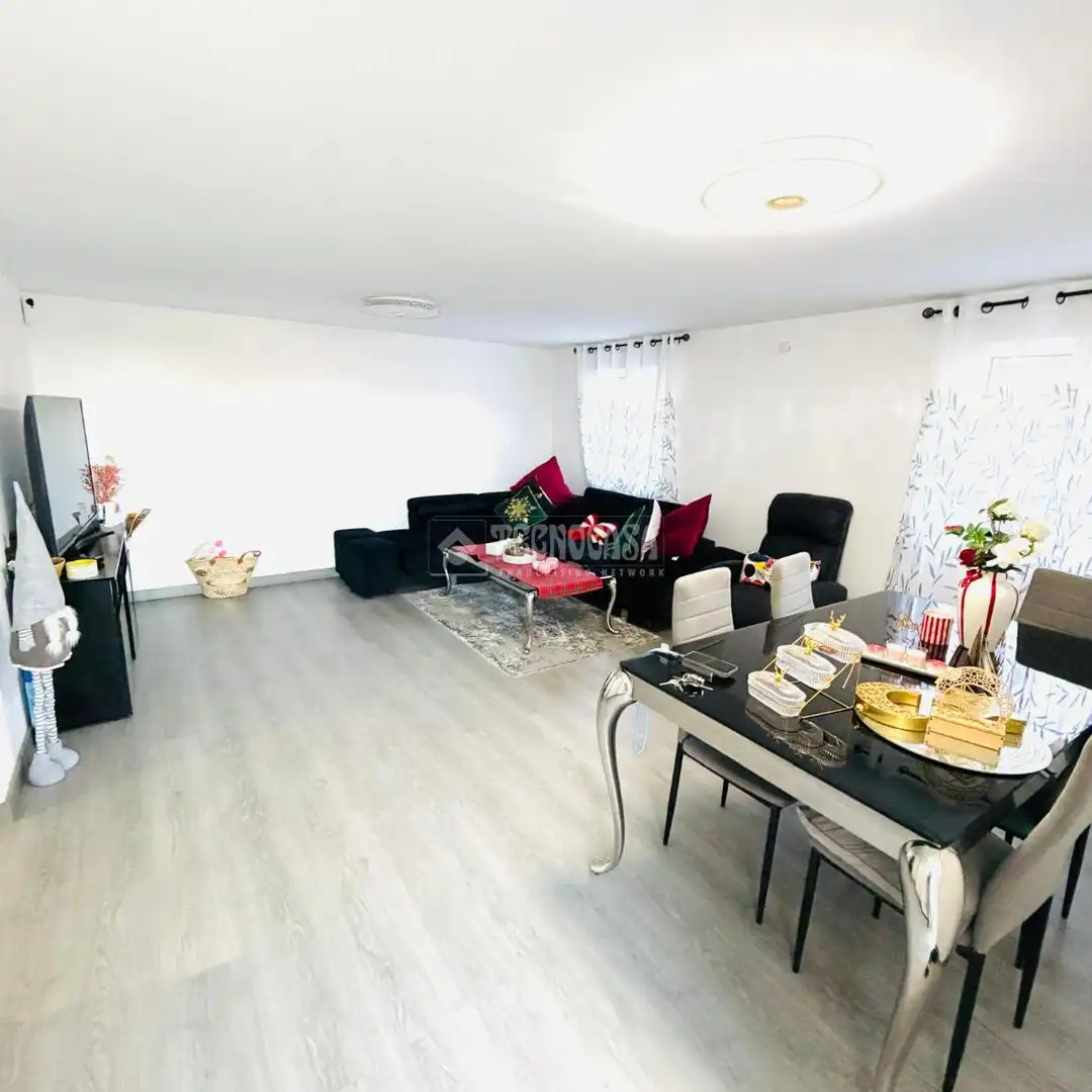Sala de estar de Casa o chalet en venta en Colmenar de Oreja con Aire acondicionado, Calefacción y Jardín privado