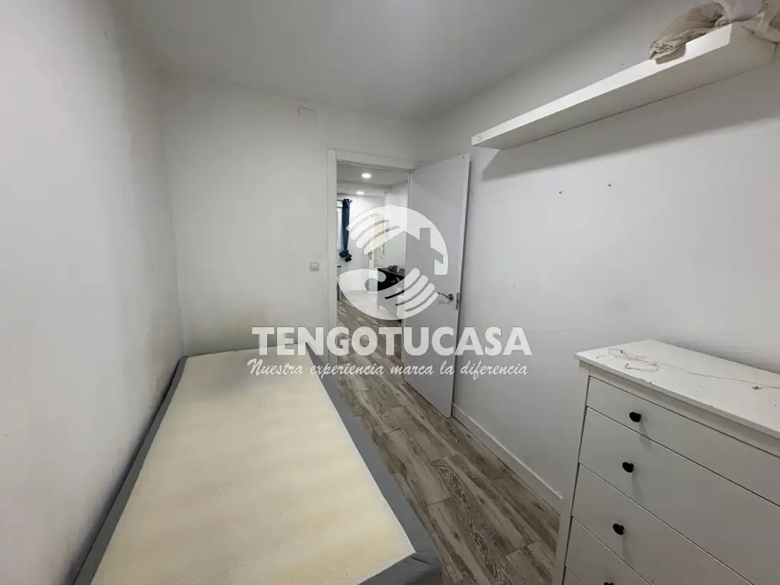 Piso en venta en Madrid con Calefacción y Amueblado