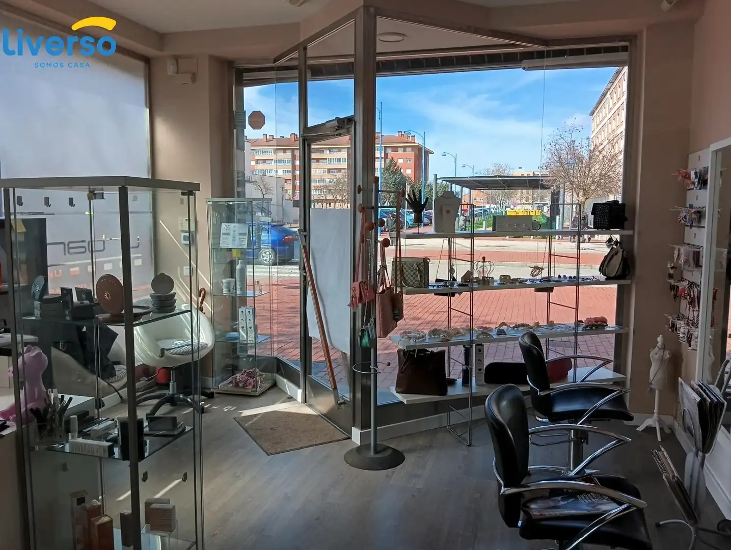 Local de alquiler en Santo Domingo - La Estación