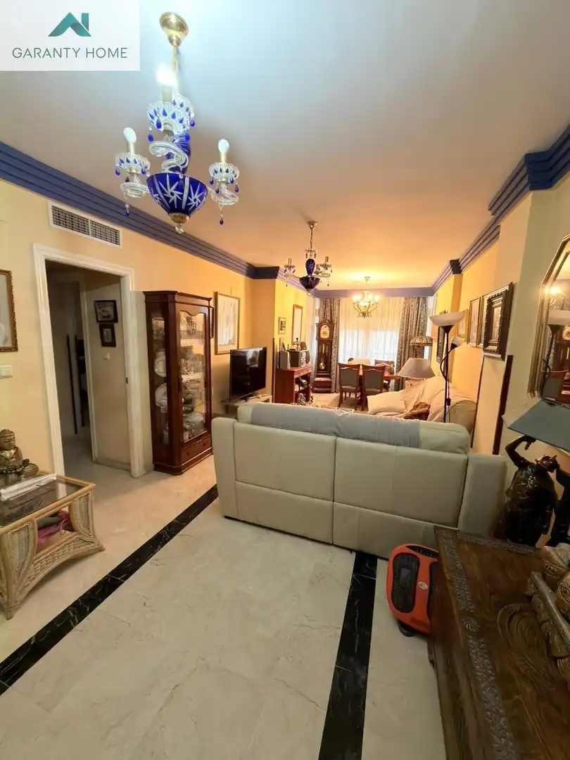 Sala de estar de Piso en venta en Marbella con Aire acondicionado, Calefacción y Terraza