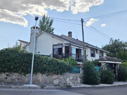 Vista exterior de Casa o xalet en venda en Casarrubios del Monte