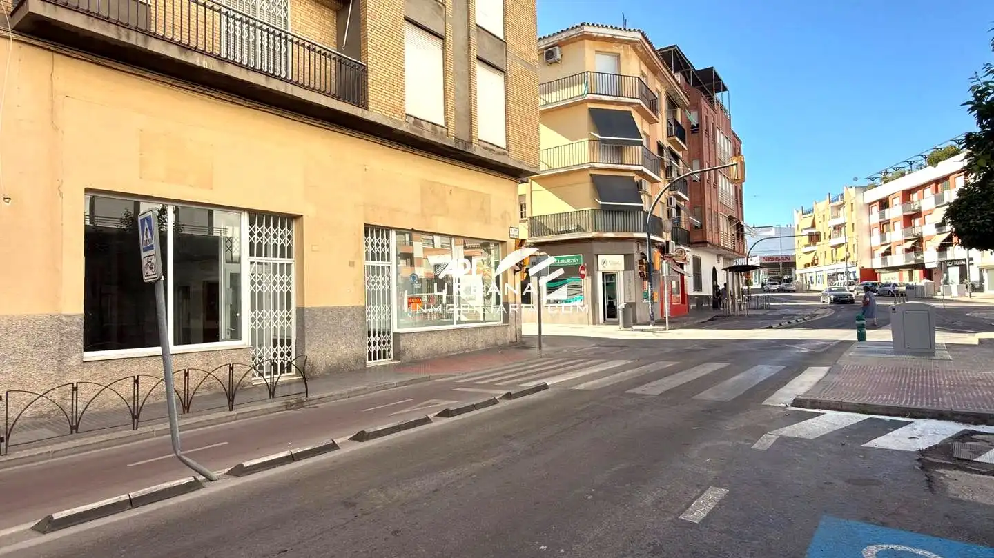 Vista exterior de Local de lloguer en Lucena amb Aire condicionat