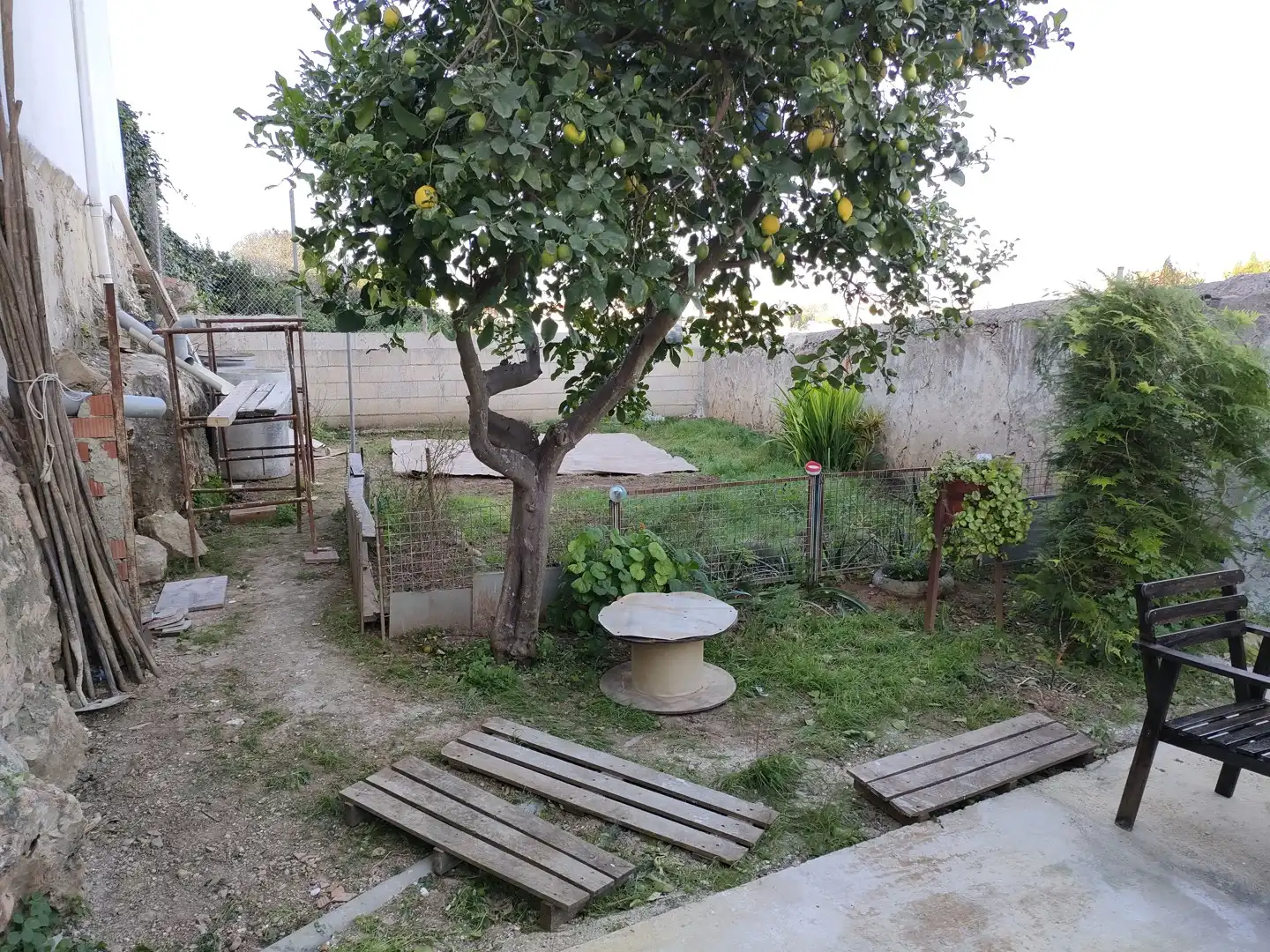 Jardí de Casa adosada en venda en Alzira amb Terrassa, Traster i Moblat