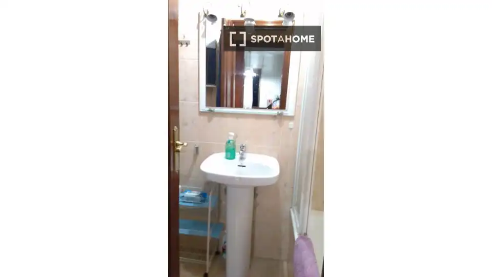 Room in Gros