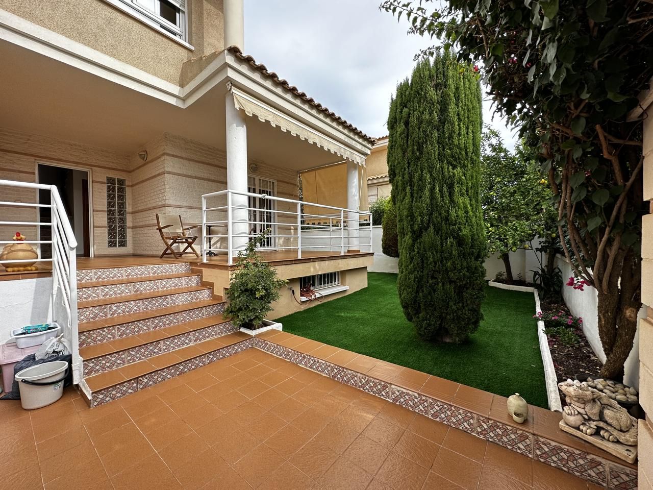 Terrassa de Casa o xalet en venda en Elda amb Aire condicionat, Jardí privat i Terrassa
