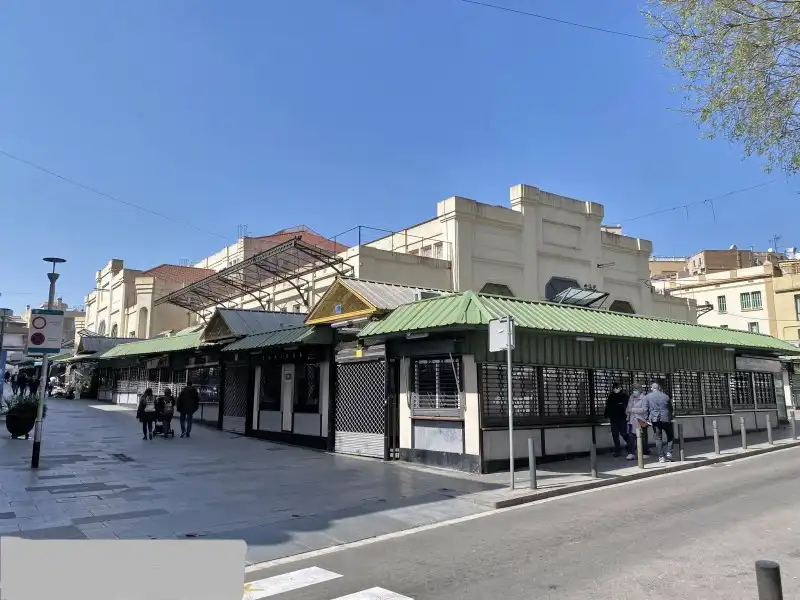Vista exterior de Ático en venta en L'Hospitalet de Llobregat con Aire acondicionado, Calefacción y Terraza