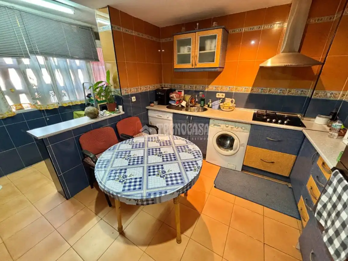 Küche von Wohnung zum Verkauf in Meco mit Heizung und Terrasse
