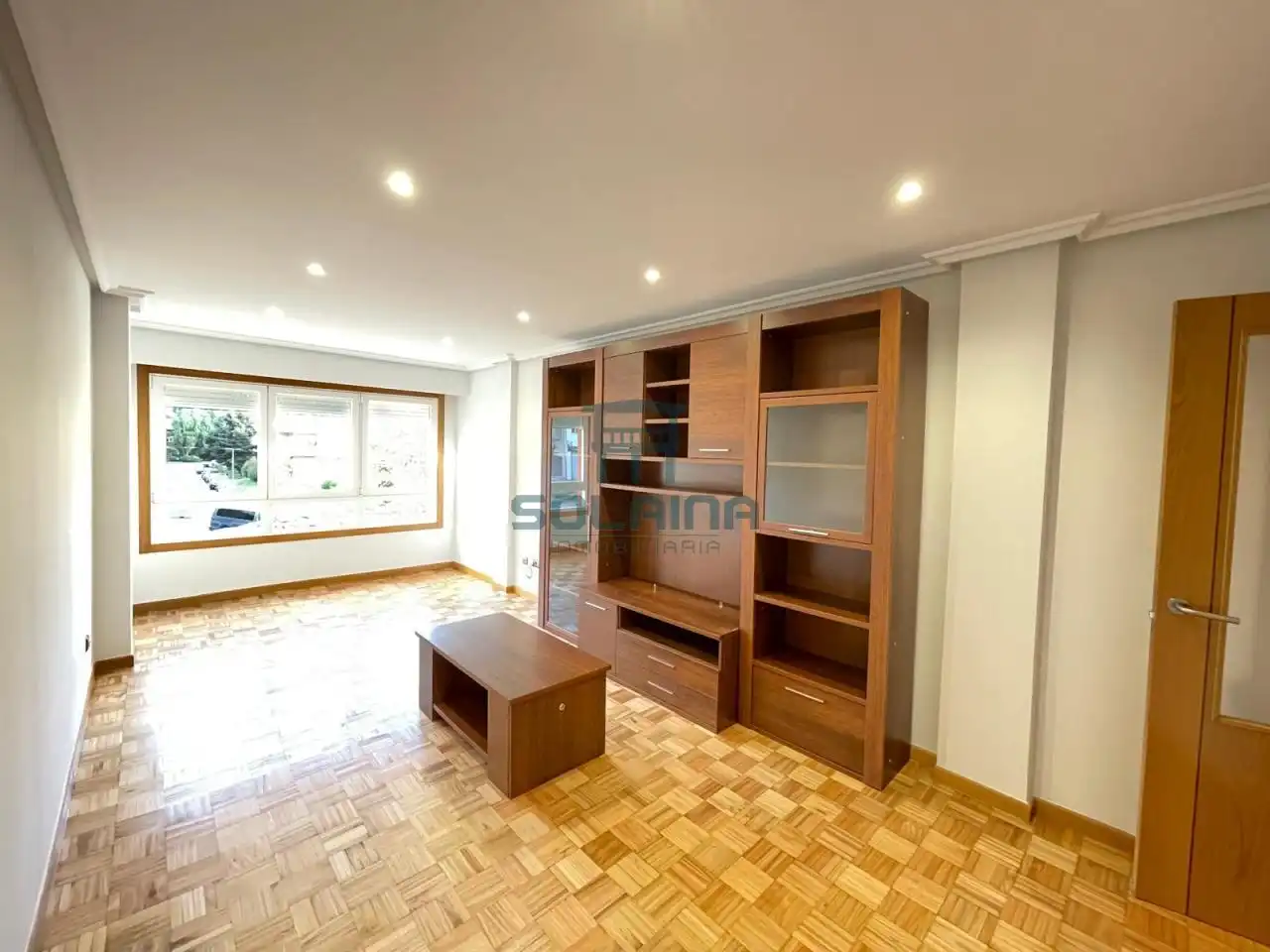 Flat with terrace for sale in Vistahermosa, imagen 2